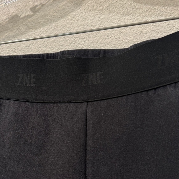 Adidas Women’s Technical Black Z.N.E. SPORTSWEAR Athleisure Pants Size Medium - Picture 6 of 16